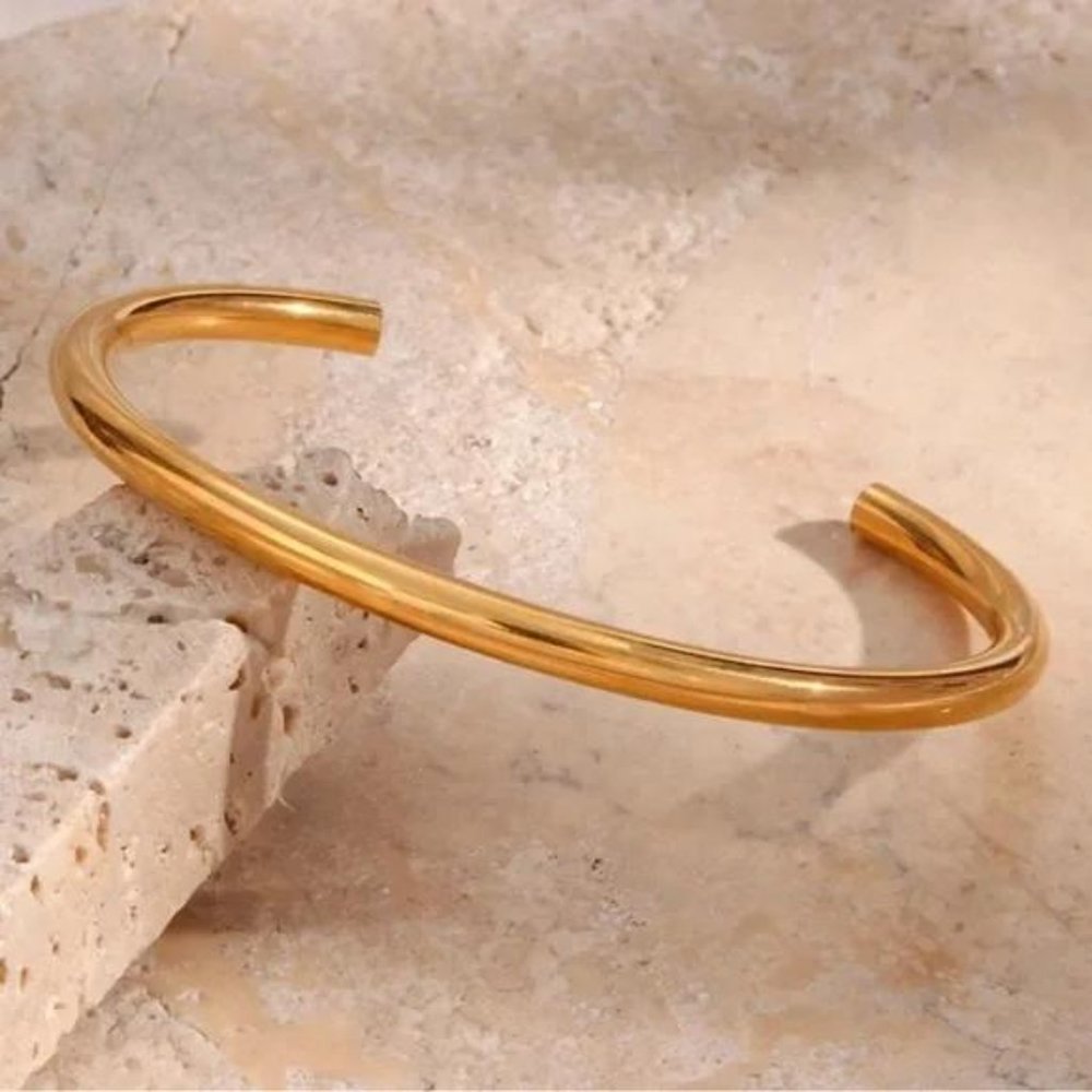 NEW ELEGANT 18K GOLD CUFF BRACELET - Picture 5 of 7